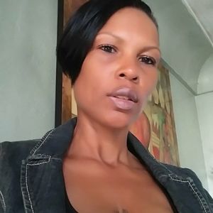 Meet your Posher, Moniques